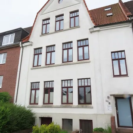 98qm Im Villenviertel - Voll Ausgestattet Mit Balkon Und Kamin - Wlan Gratis Apartment *