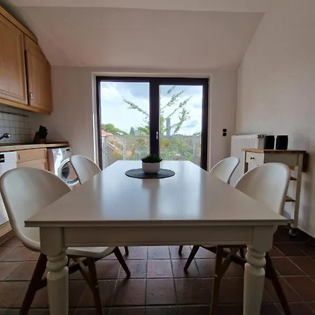 アパート 98qm Im Villenviertel - Voll Ausgestattet Mit Balkon Und Kamin - Wlan Gratis *