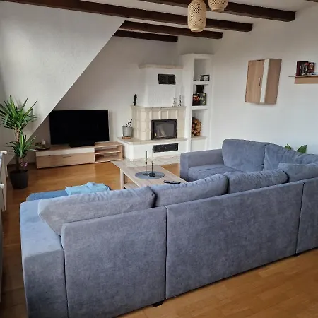 Apartamento 98qm Im Villenviertel - Voll Ausgestattet Mit Balkon Und Kamin - Wlan Gratis