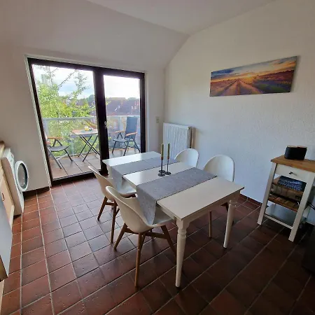 98qm Im Villenviertel - Voll Ausgestattet Mit Balkon Und Kamin - Wlan Gratis Apartamento