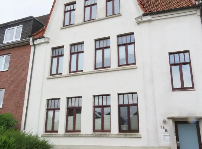 98qm Im Villenviertel - Voll Ausgestattet Mit Balkon Und Kamin - Wlan Gratis Daire *