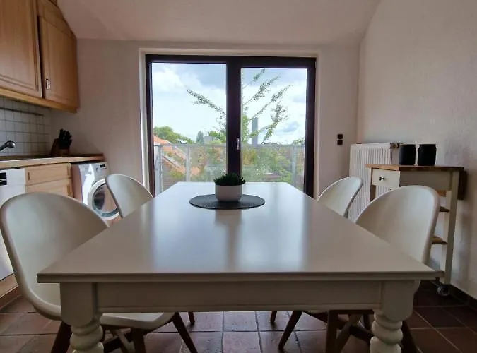 Lejlighed 98qm Im Villenviertel - Voll Ausgestattet Mit Balkon Und Kamin - Wlan Gratis *
