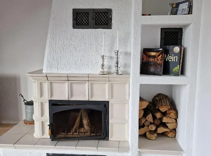 98qm Im Villenviertel - Voll Ausgestattet Mit Balkon Und Kamin - Wlan Gratis Daire *